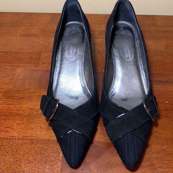 Talbots Size 6M black kitten heels - Picture 4 of 7